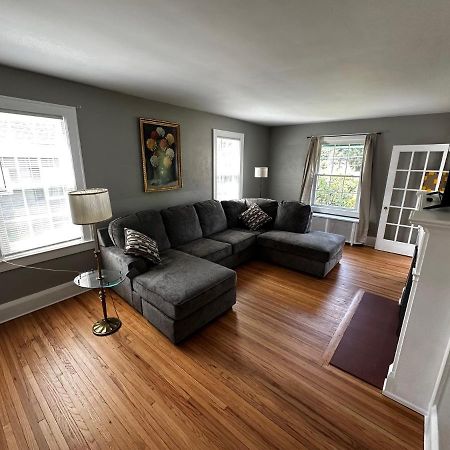 Cute Cape Cod Style Home بيتسفيلد المظهر الخارجي الصورة