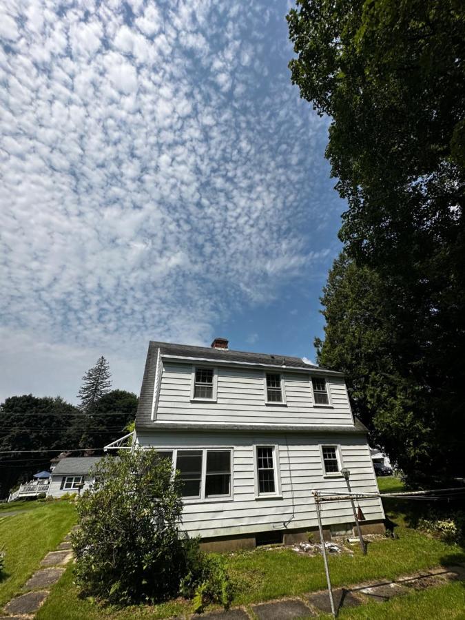 Cute Cape Cod Style Home بيتسفيلد المظهر الخارجي الصورة