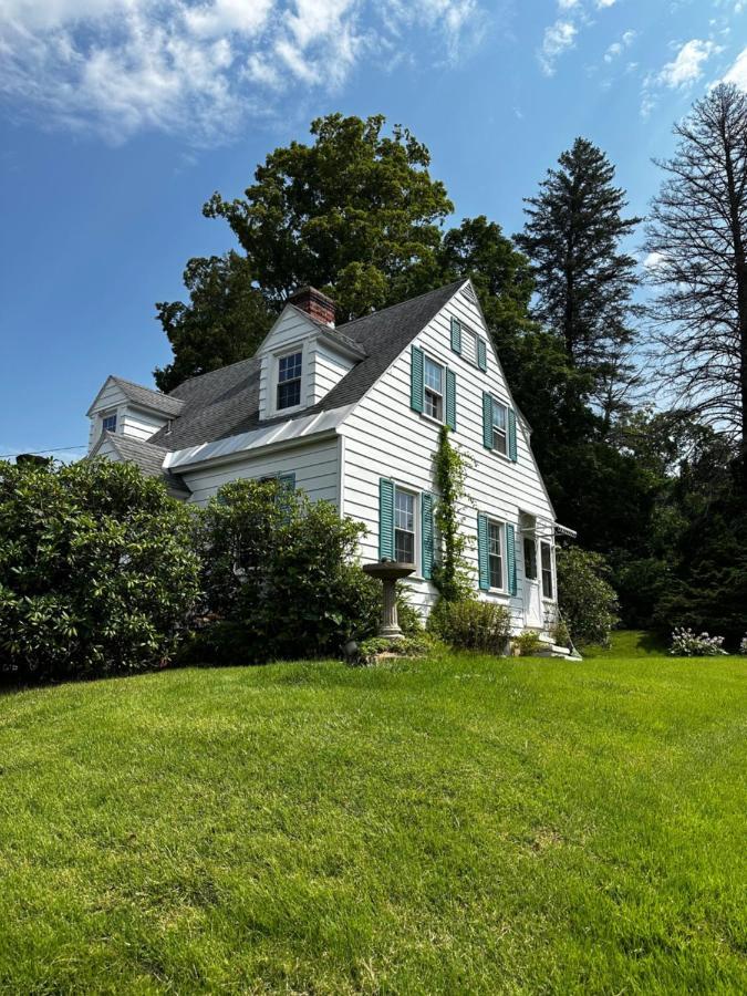 Cute Cape Cod Style Home بيتسفيلد المظهر الخارجي الصورة