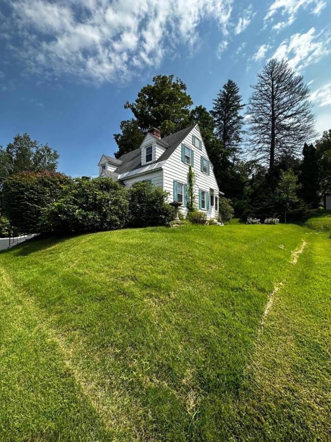 Cute Cape Cod Style Home بيتسفيلد المظهر الخارجي الصورة